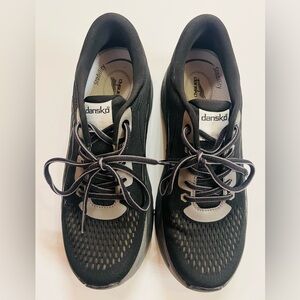Dansko Pace Women’s Sneakers, Size 38 (US 7.5-8). Comfort sneakers.
